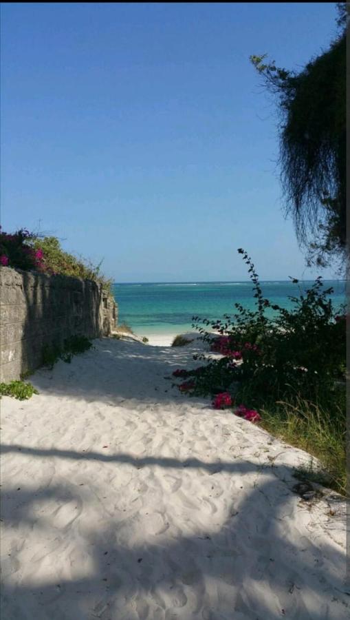 Beach Front Studio Apartment Nyali Beach 外观 照片